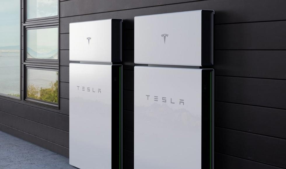 How a home battery lowers energy bills without solar panels
